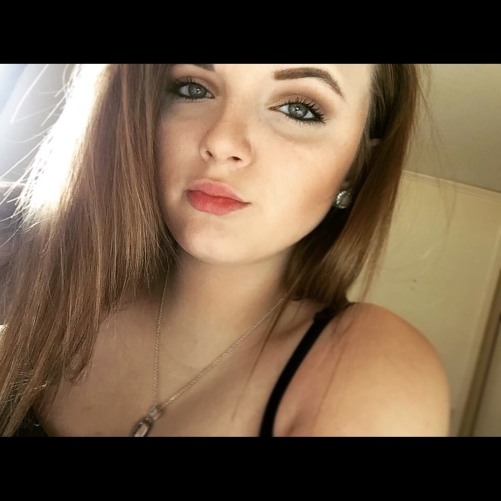 Meet your Posher, Hailey